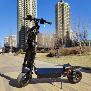 Черен електрически скутер за възрастни